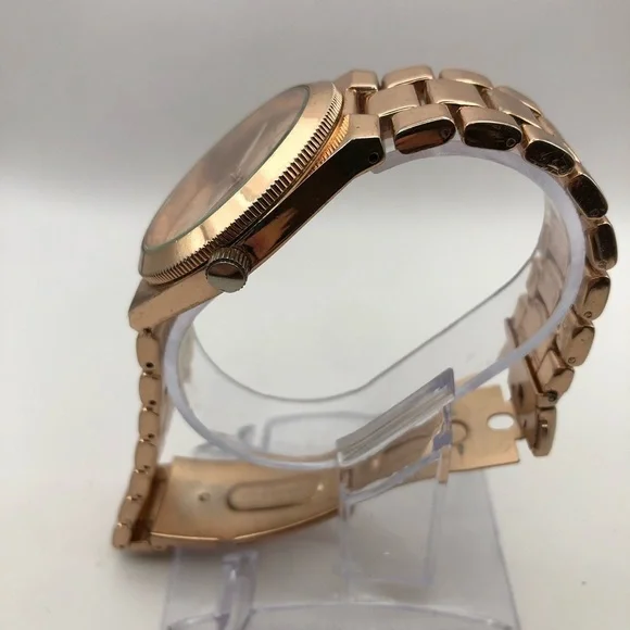 Gino Milano Women's Watch Rose Gold (New Battery) Beautiful Water Resistant - Picture 5 of 8
